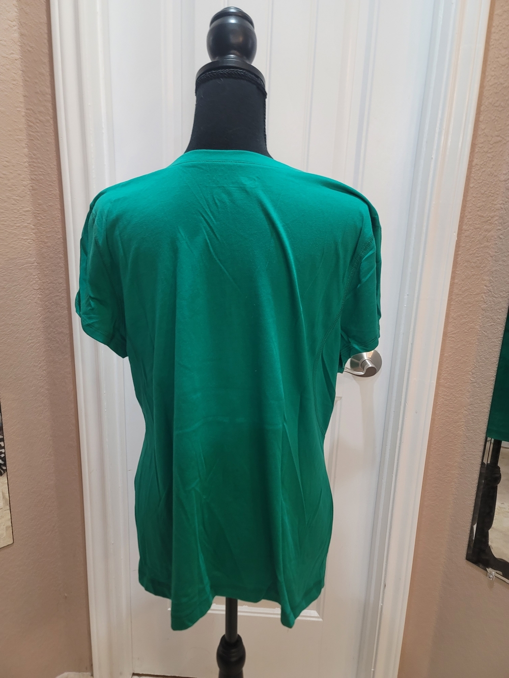 tek gear Women's V-Neck Short Sleeve Tee in Emerald Green - Picture 2 of 5